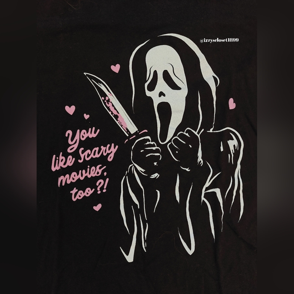 Scream Valentines Ghostface Boyfriend Graphic T-shirt in black and pink